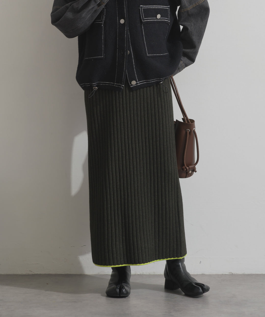 カラーヘムワイドリブニットタイトスカート