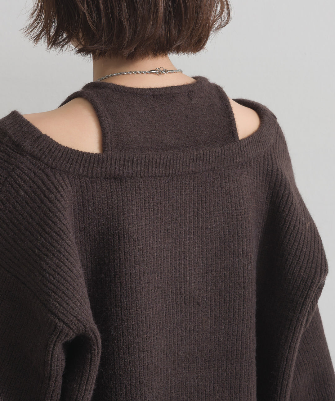 タンクレイヤード風肩開きプルオーバー