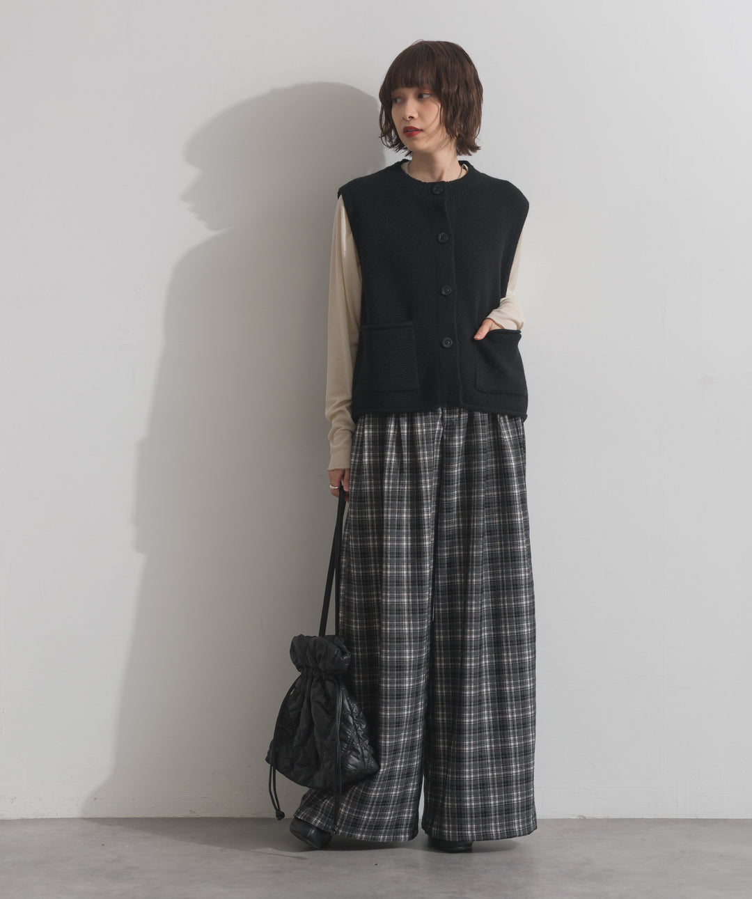 前開きボタンニットベスト