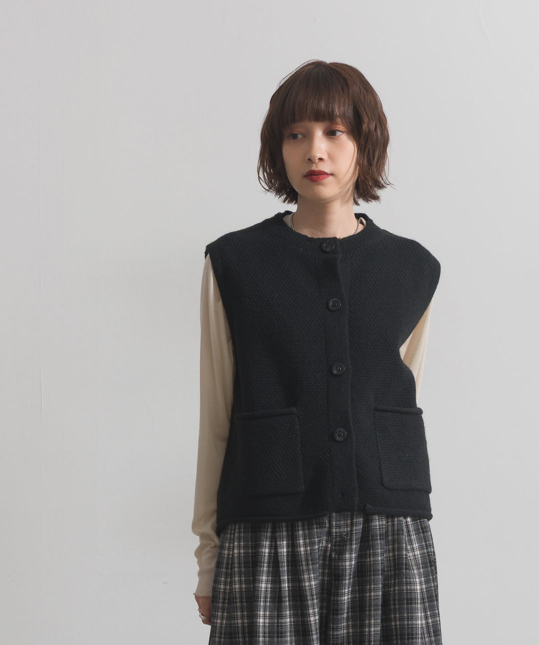 前開きボタンニットベスト