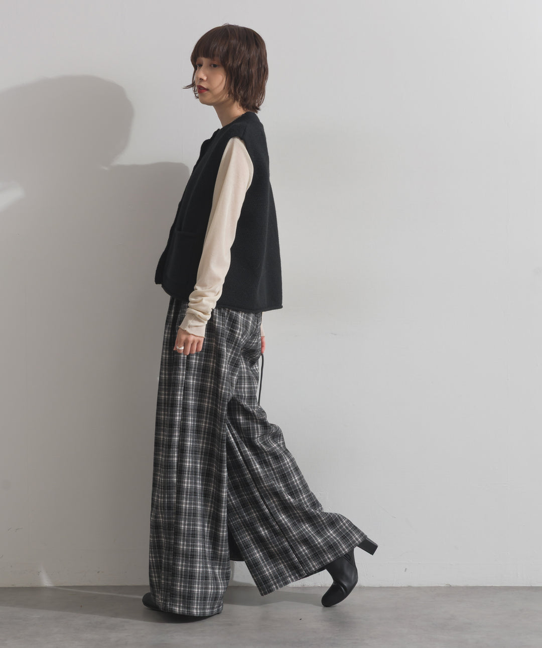 前開きボタンニットベスト