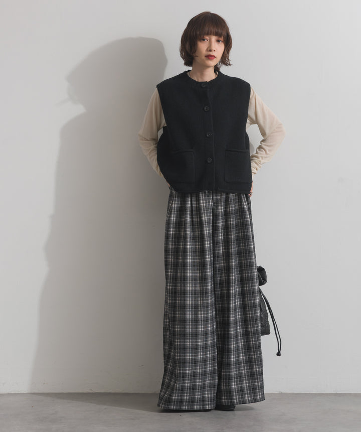 前開きボタンニットベスト