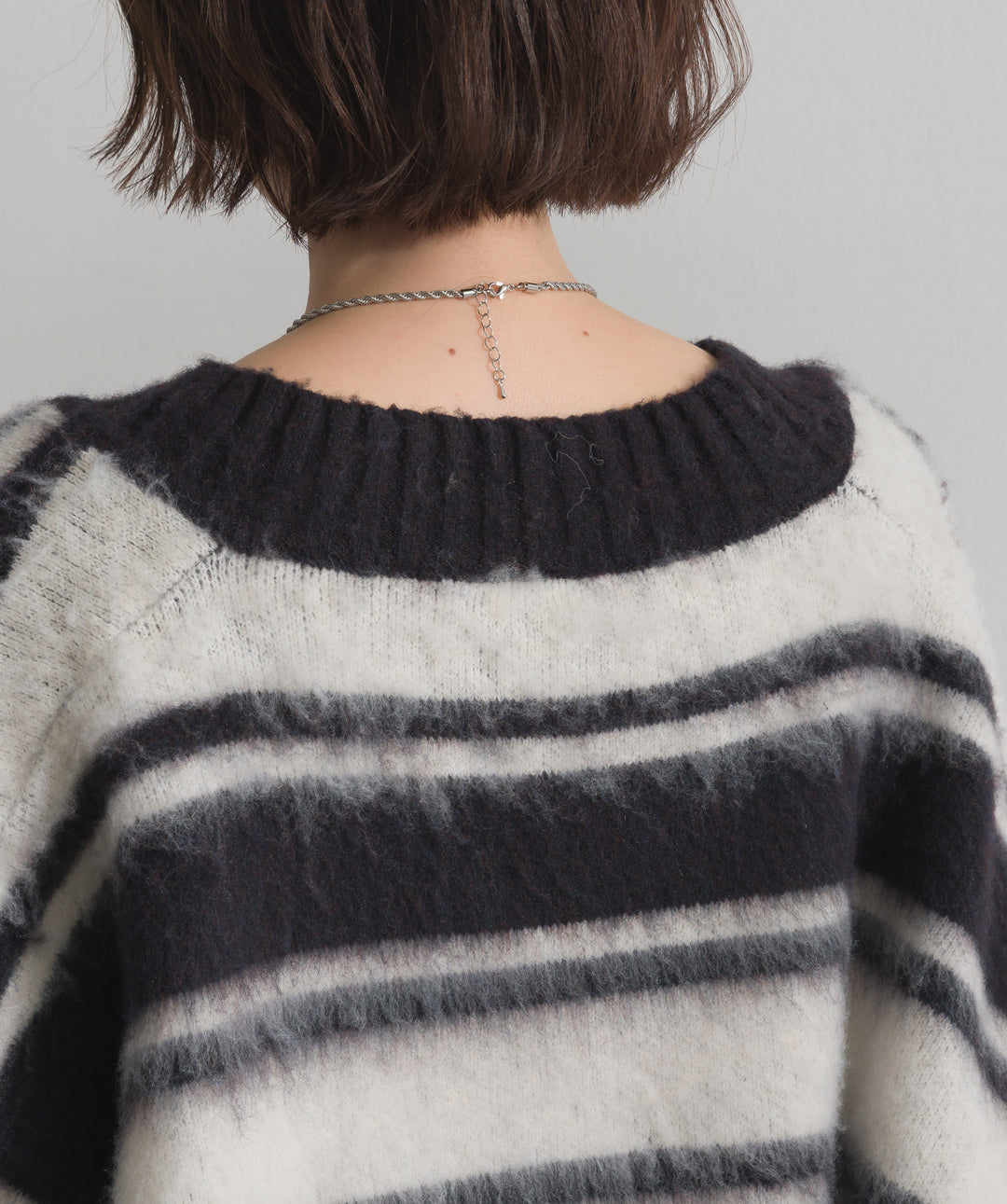 シャギーボーダーVネックニットプルオーバー