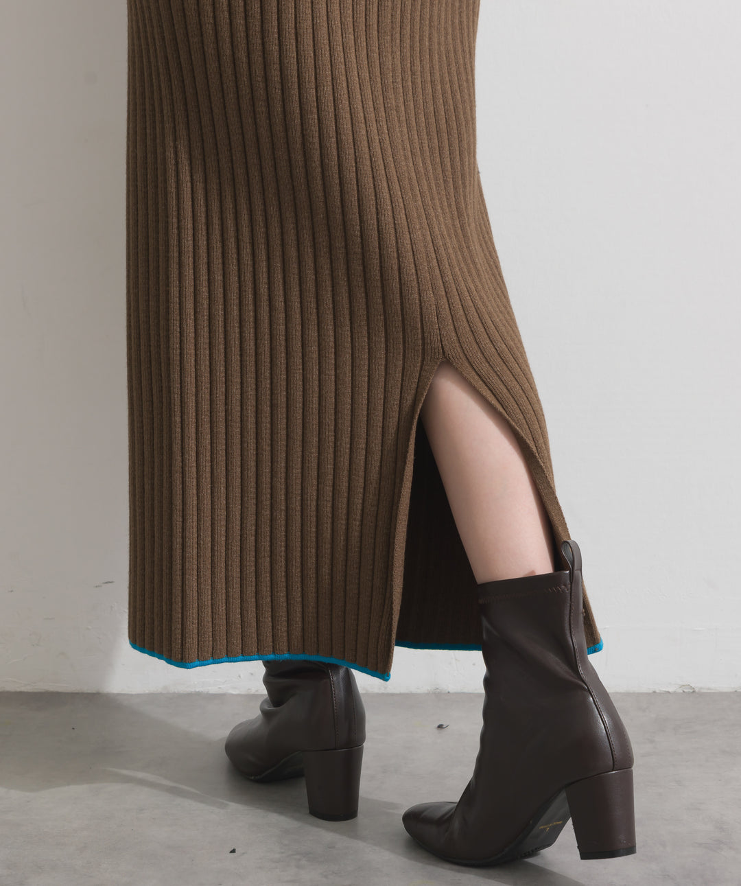 カラーヘムワイドリブニットタイトスカート