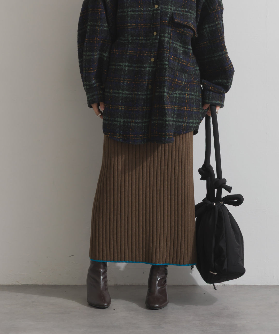 カラーヘムワイドリブニットタイトスカート