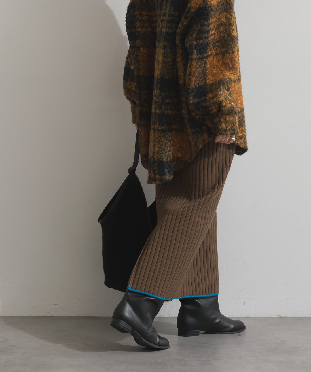 カラーヘムワイドリブニットタイトスカート