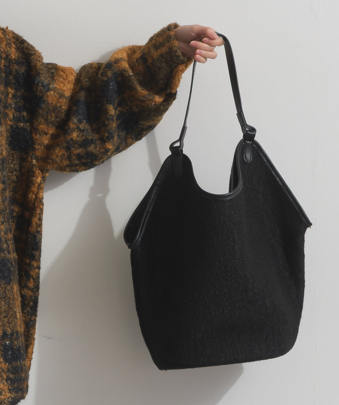 フェイクウールワンショルダーバック