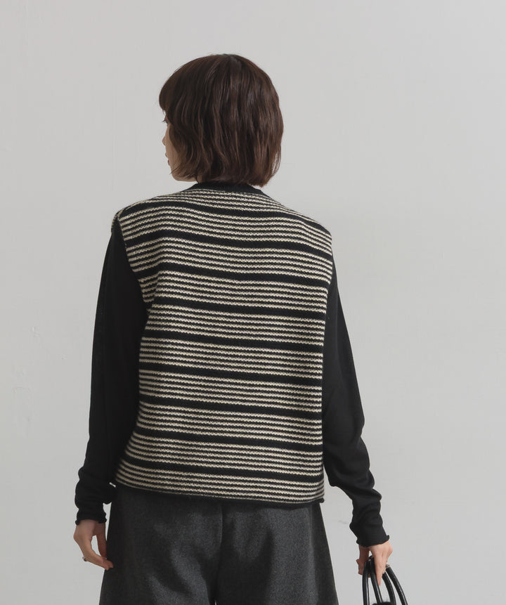 前開きボタンニットベスト