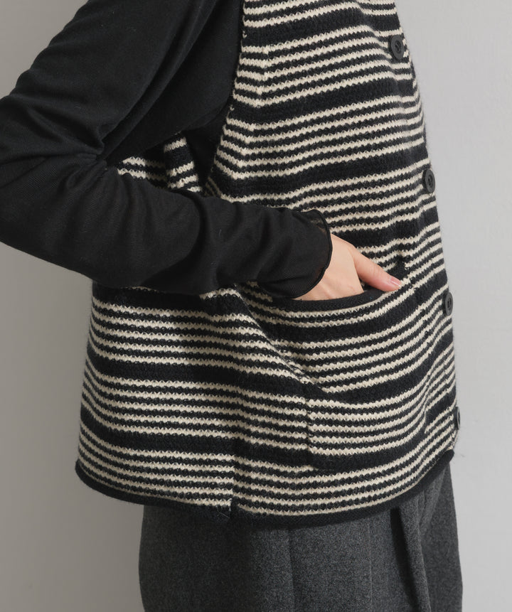 前開きボタンニットベスト