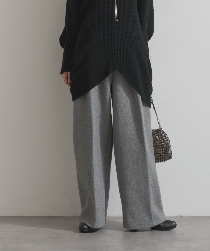 タックトラウザーズパンツ