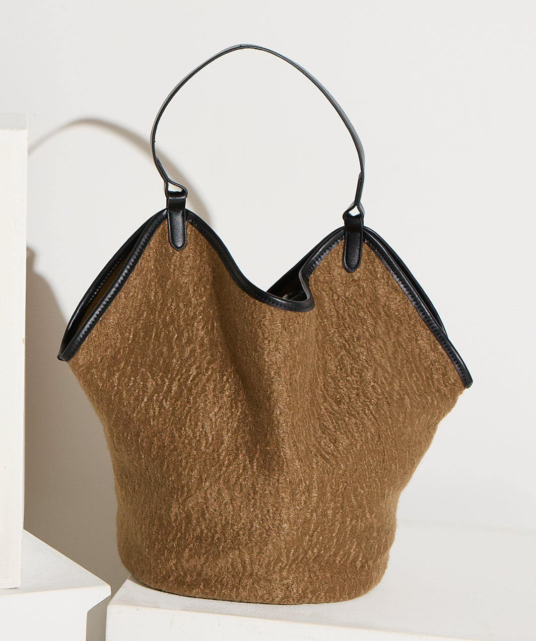 フェイクウールワンショルダーバック