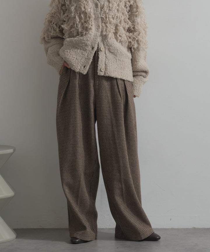 千鳥柄タックトラウザーズパンツ