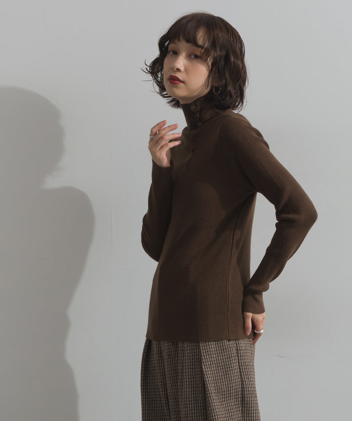 ハイネックニット