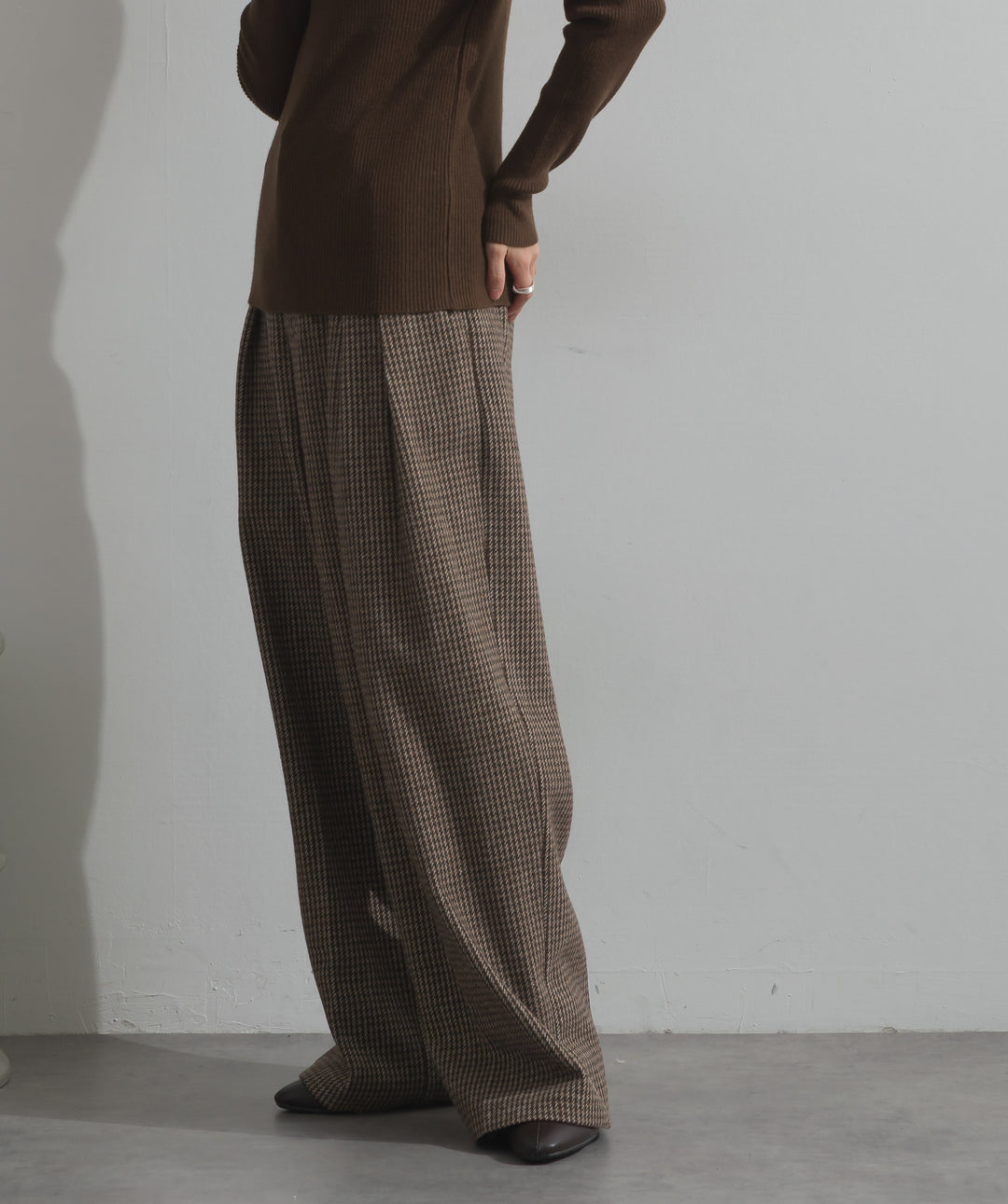 千鳥柄タックトラウザーズパンツ