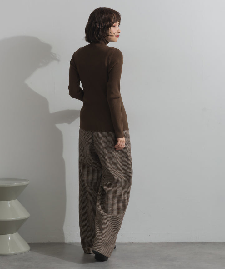 ハイネックニット