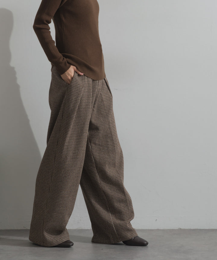 千鳥柄タックトラウザーズパンツ