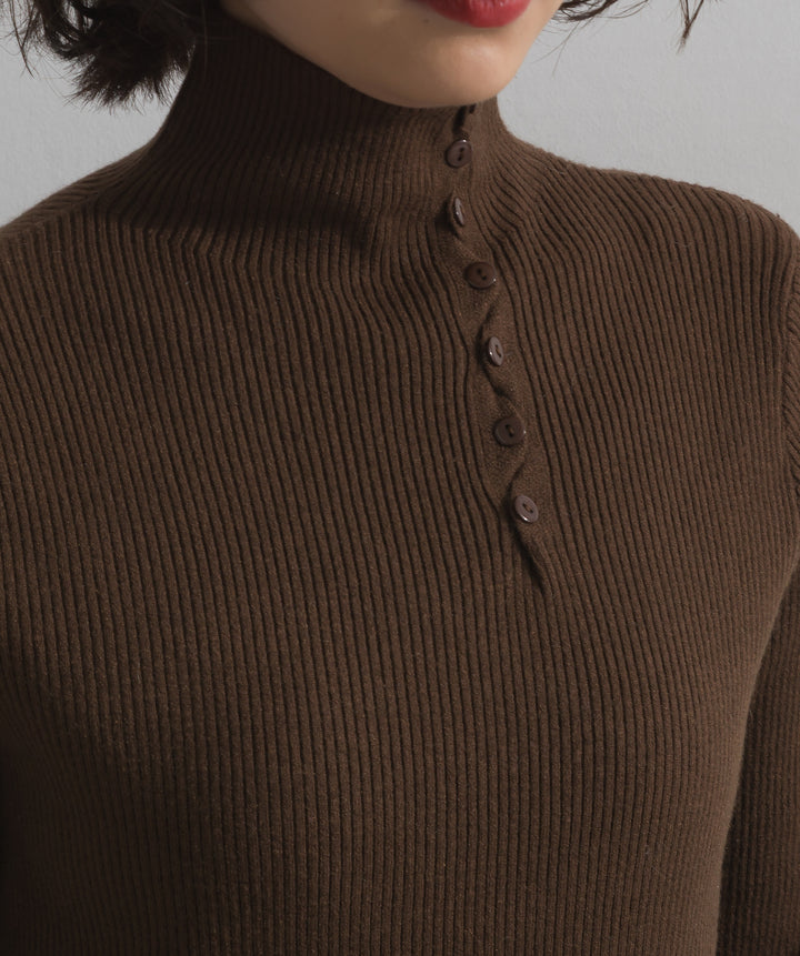 ハイネックニット