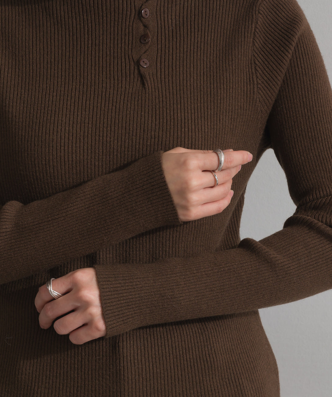 ハイネックニット