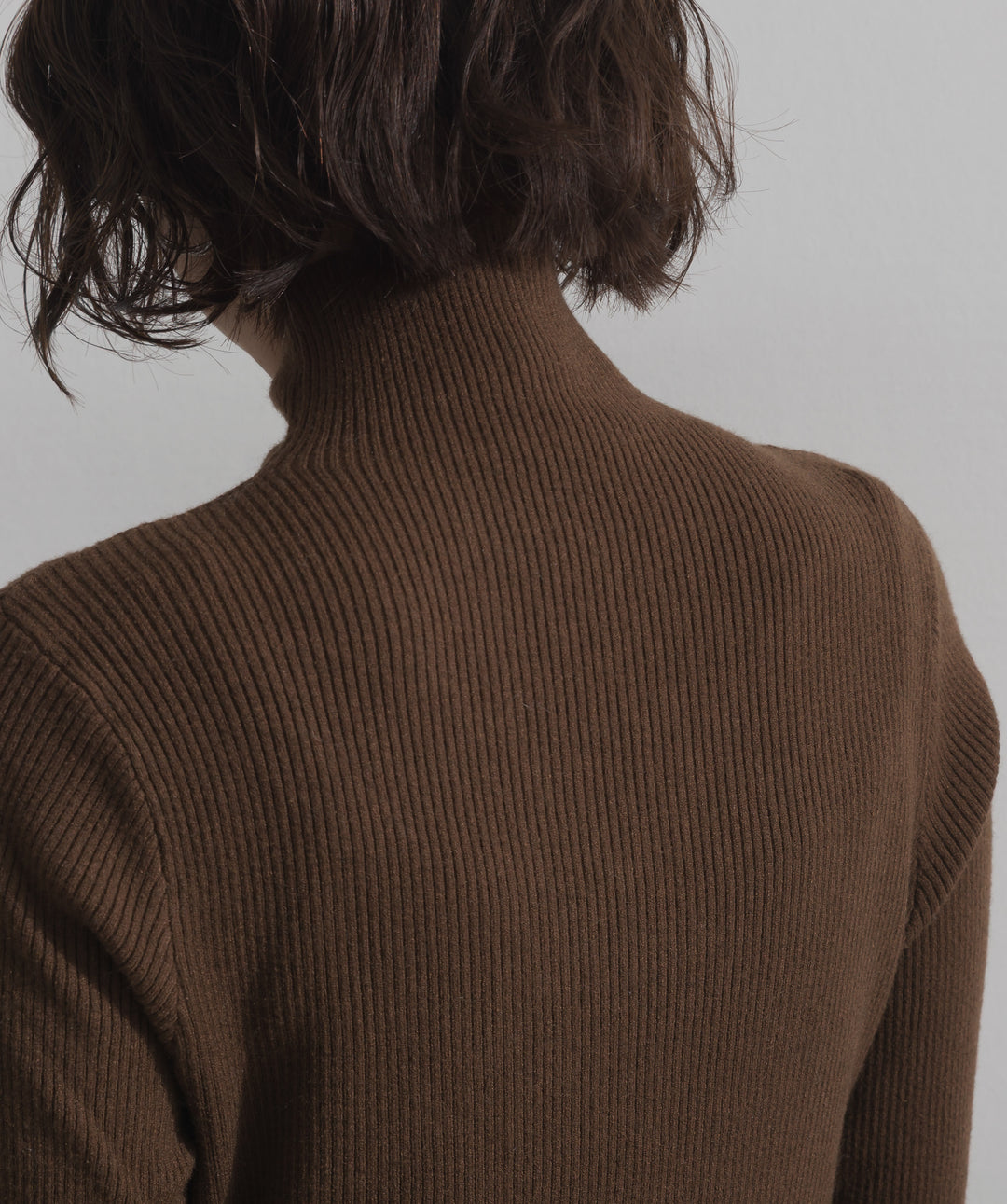 ハイネックニット