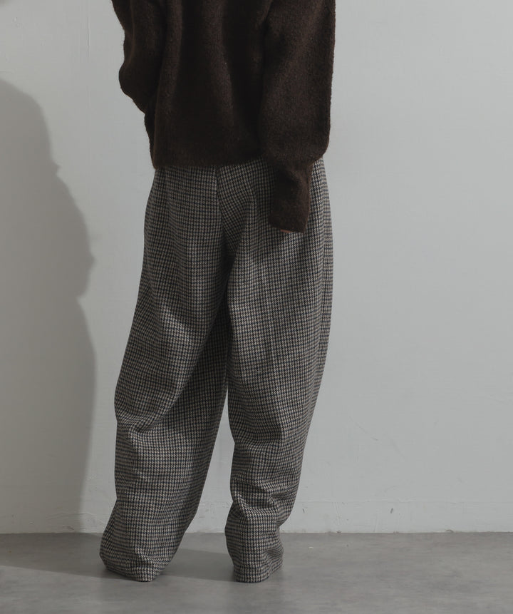 千鳥柄タックトラウザーズパンツ