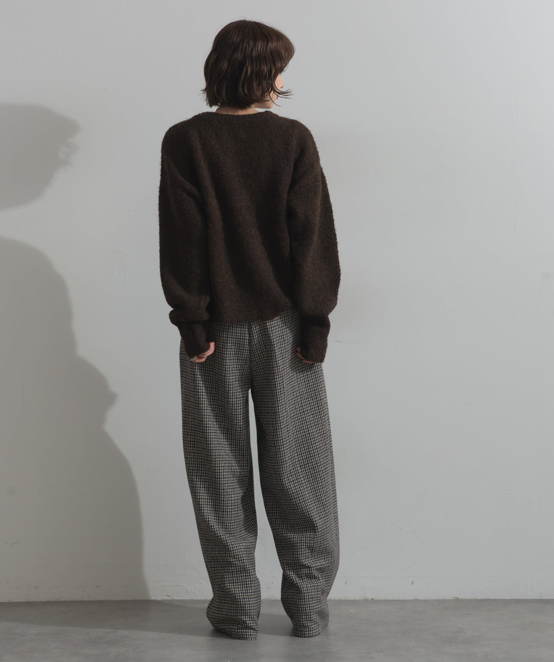 テープ刺繍ニットカーディガン