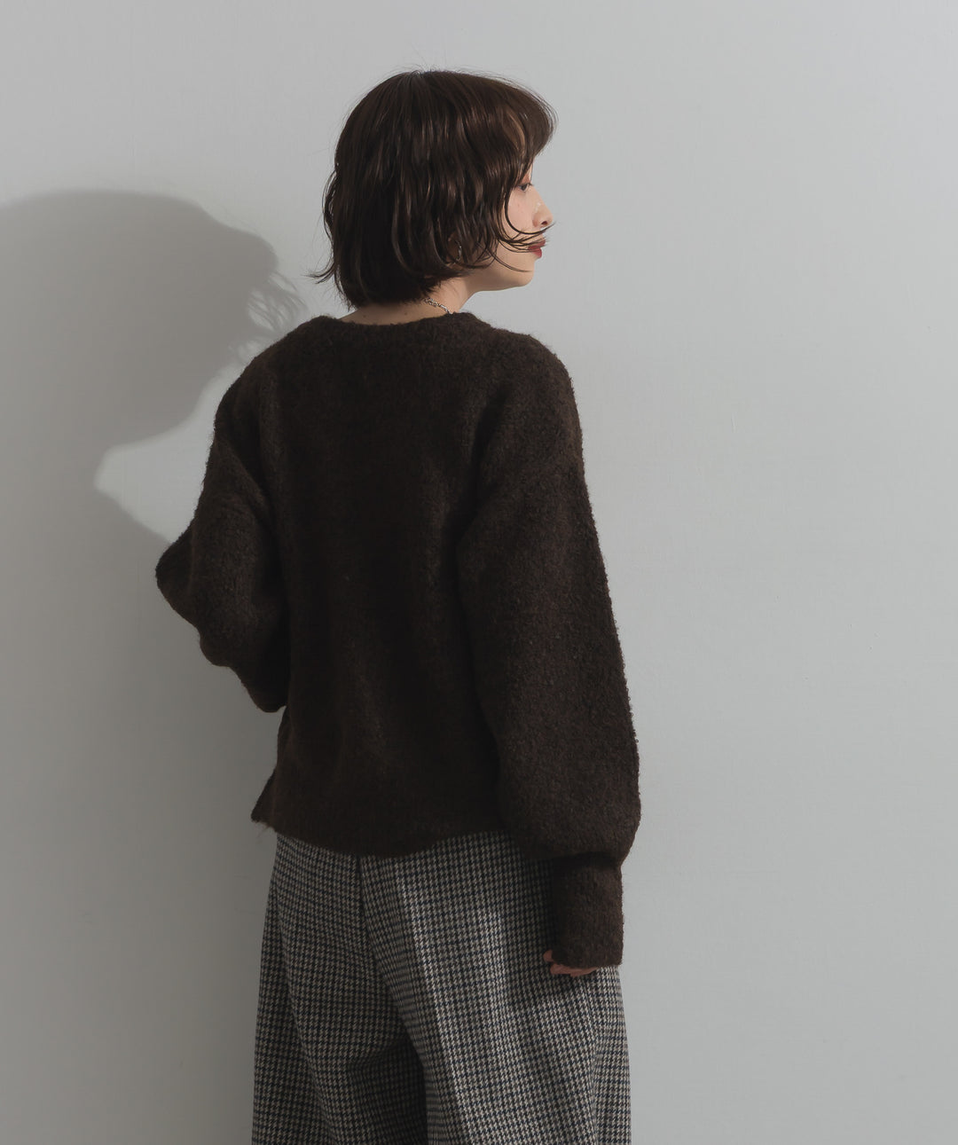 テープ刺繍ニットカーディガン