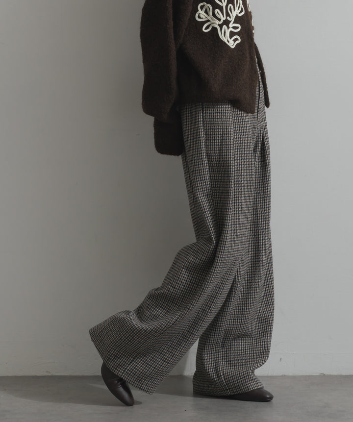 千鳥柄タックトラウザーズパンツ