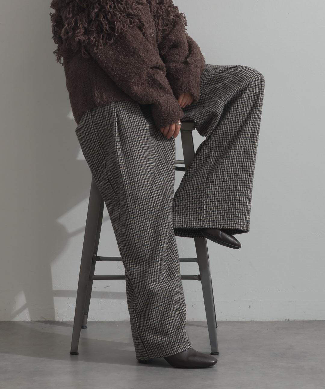 千鳥柄タックトラウザーズパンツ