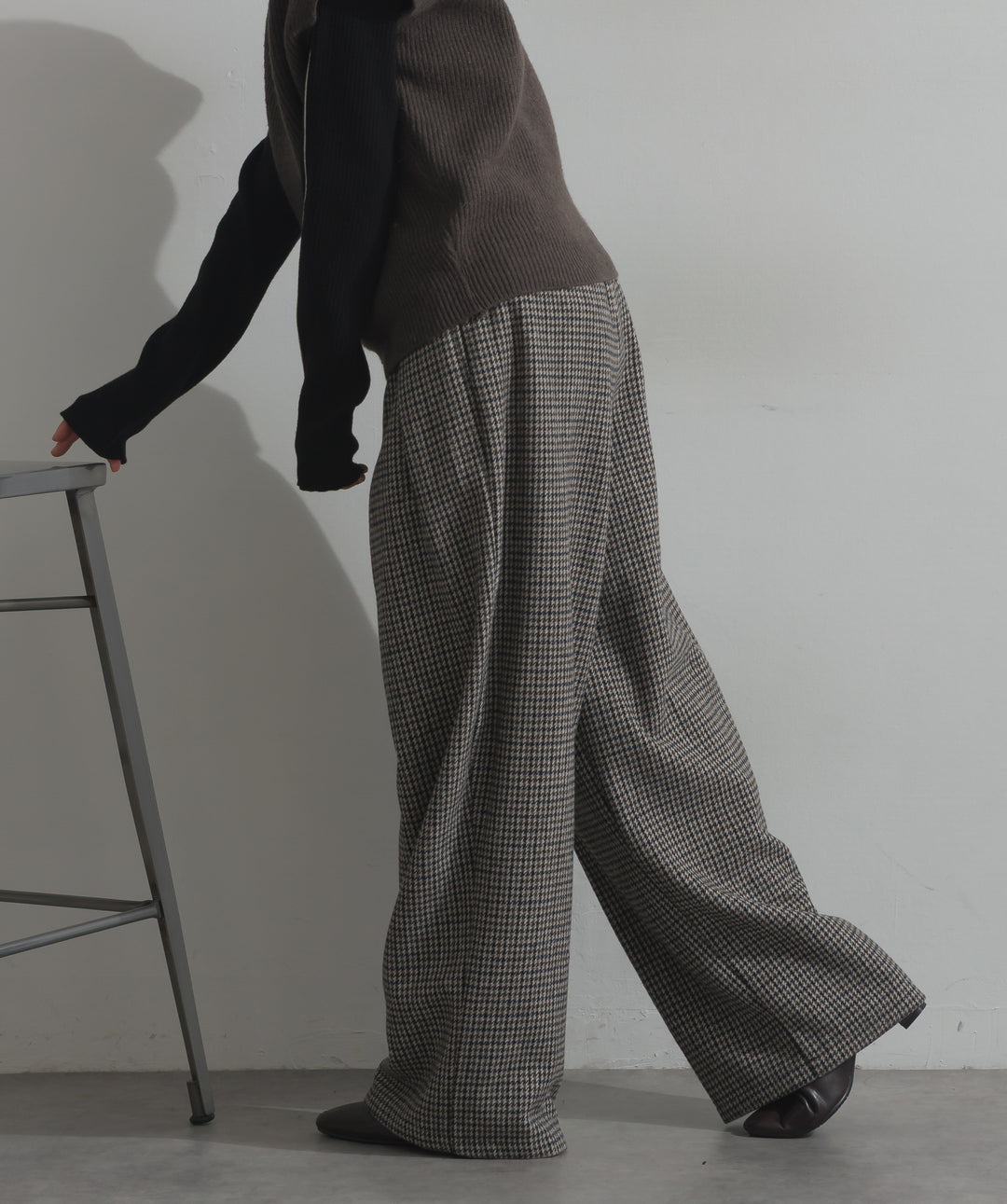千鳥柄タックトラウザーズパンツ
