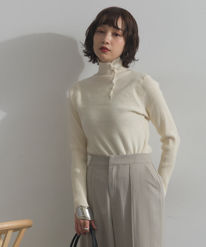 ハイネックニット