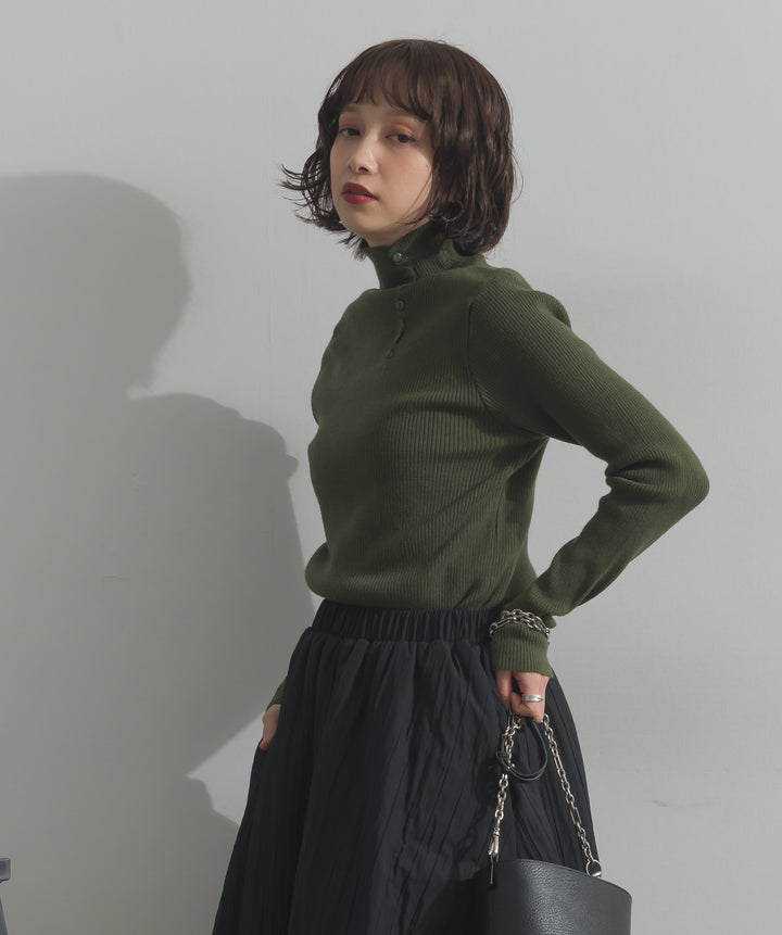 ハイネックニット