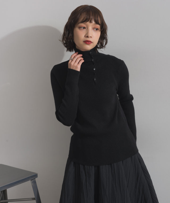 ハイネックニット