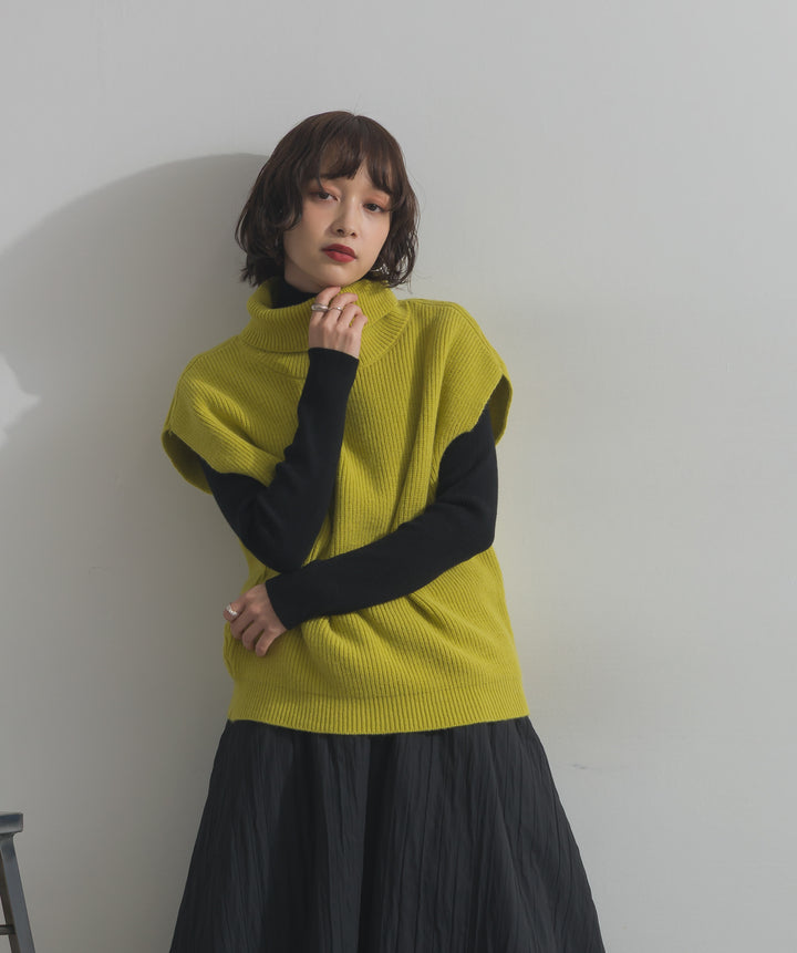 ハイネックニットベスト