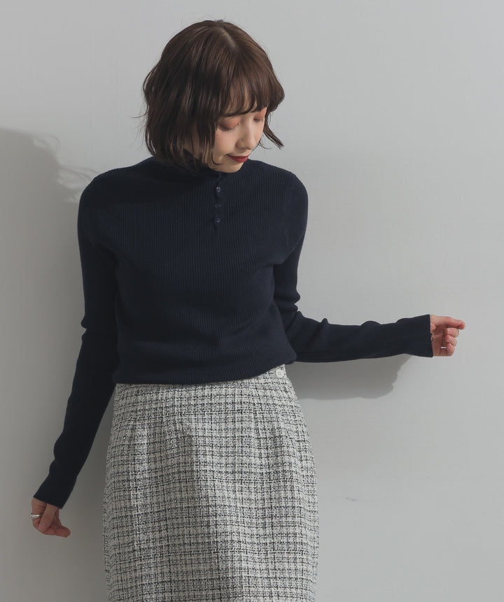 ハイネックニット