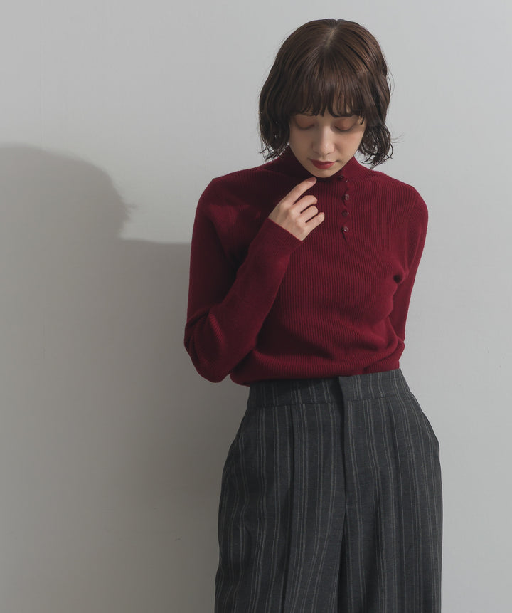 ハイネックニット