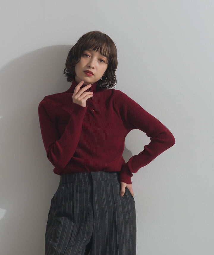 ハイネックニット