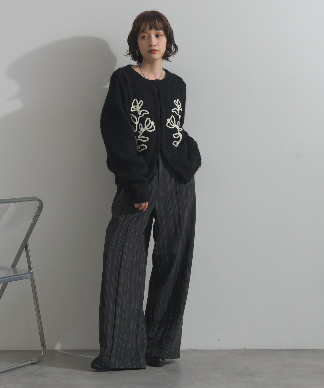 テープ刺繍ニットカーディガン