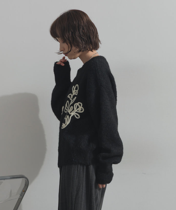 テープ刺繍ニットカーディガン