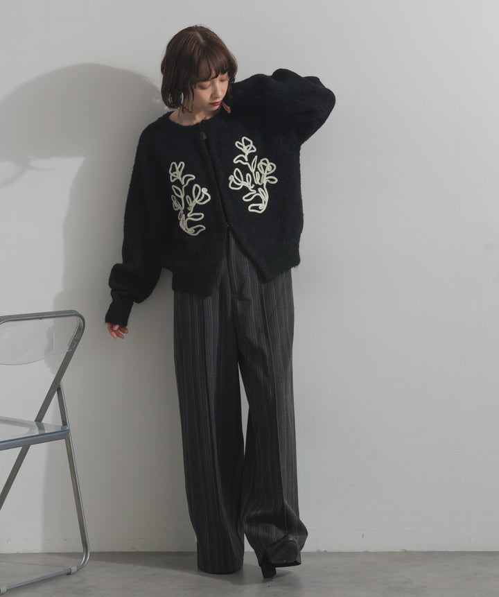 テープ刺繍ニットカーディガン