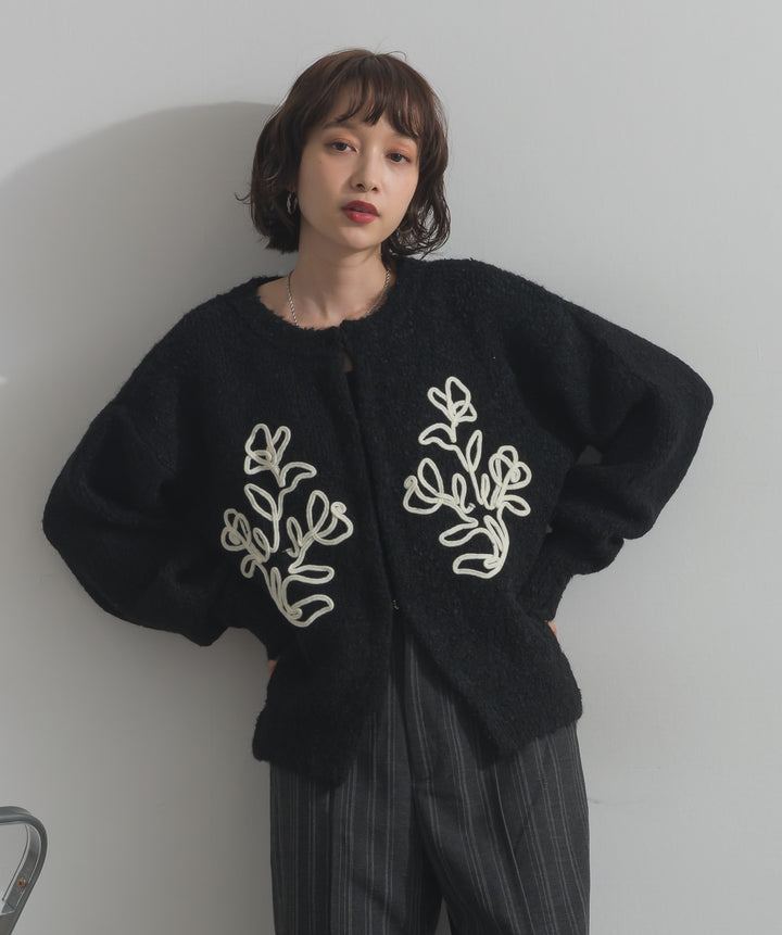 テープ刺繍ニットカーディガン