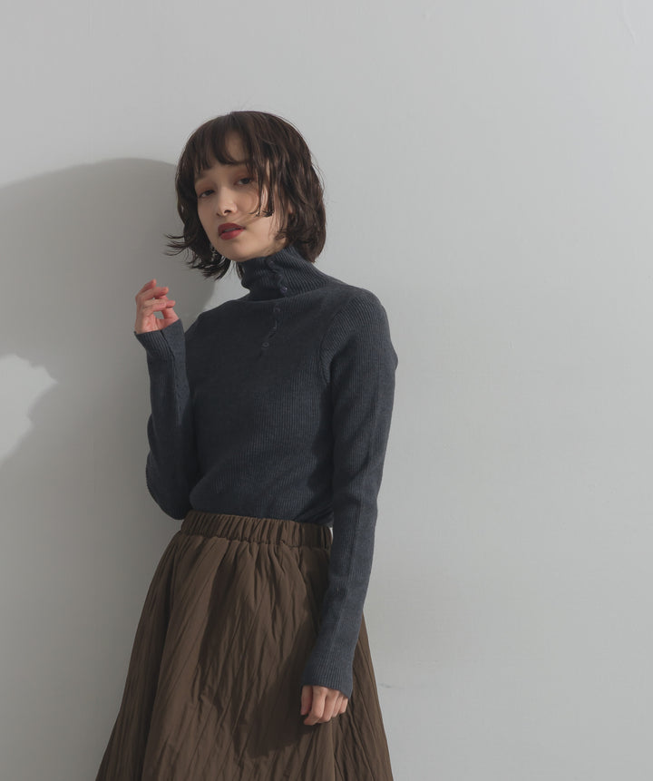 ハイネックニット