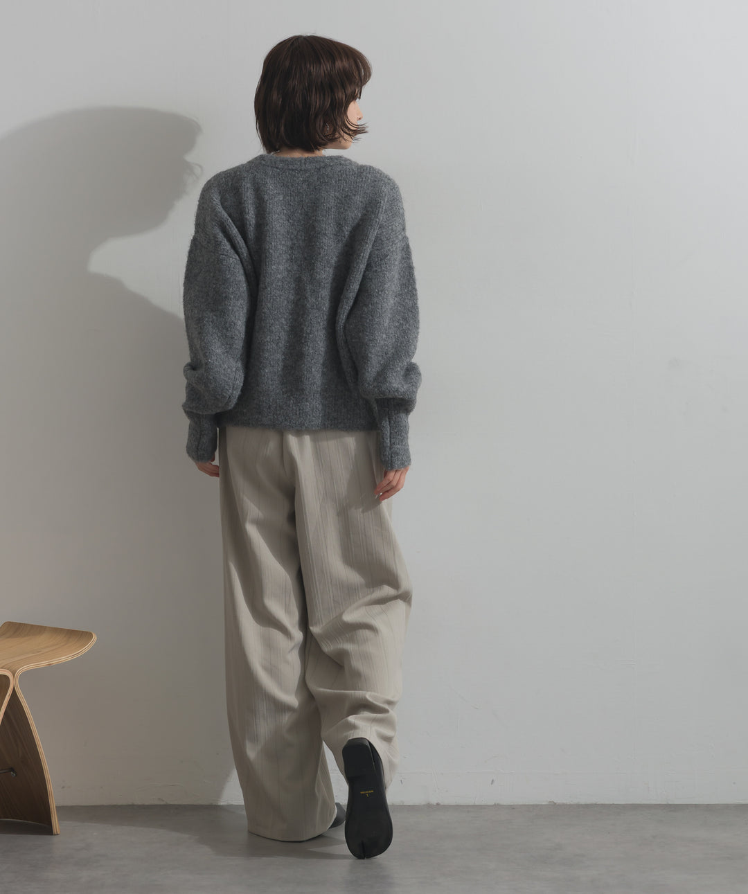 テープ刺繍ニットカーディガン