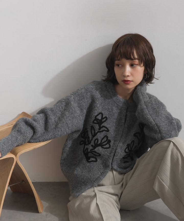 テープ刺繍ニットカーディガン