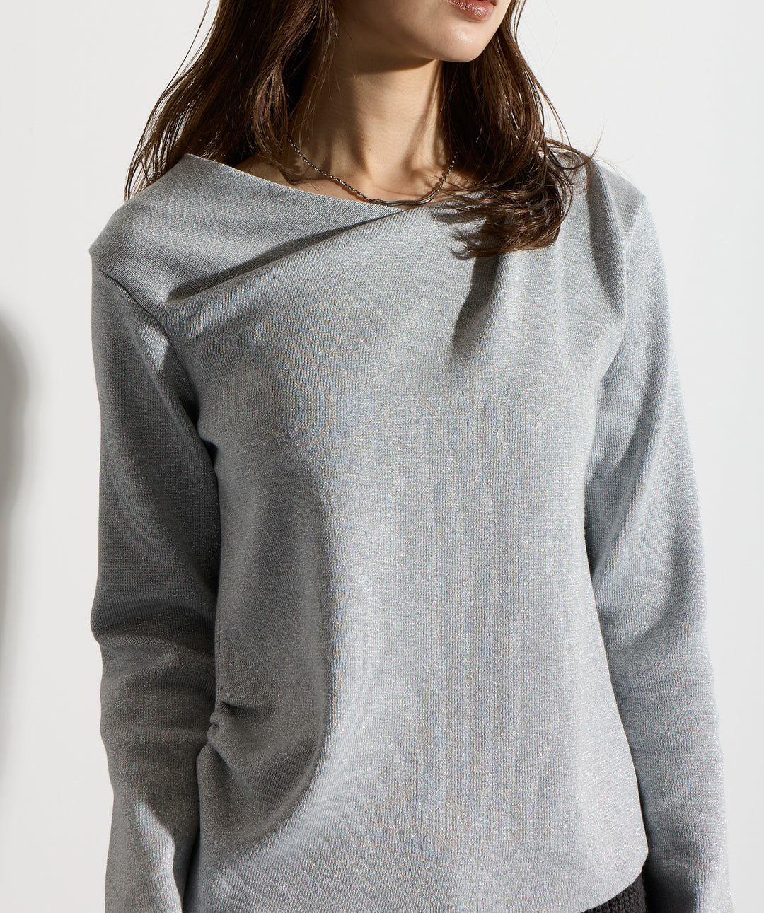 ドレーププルオーバー