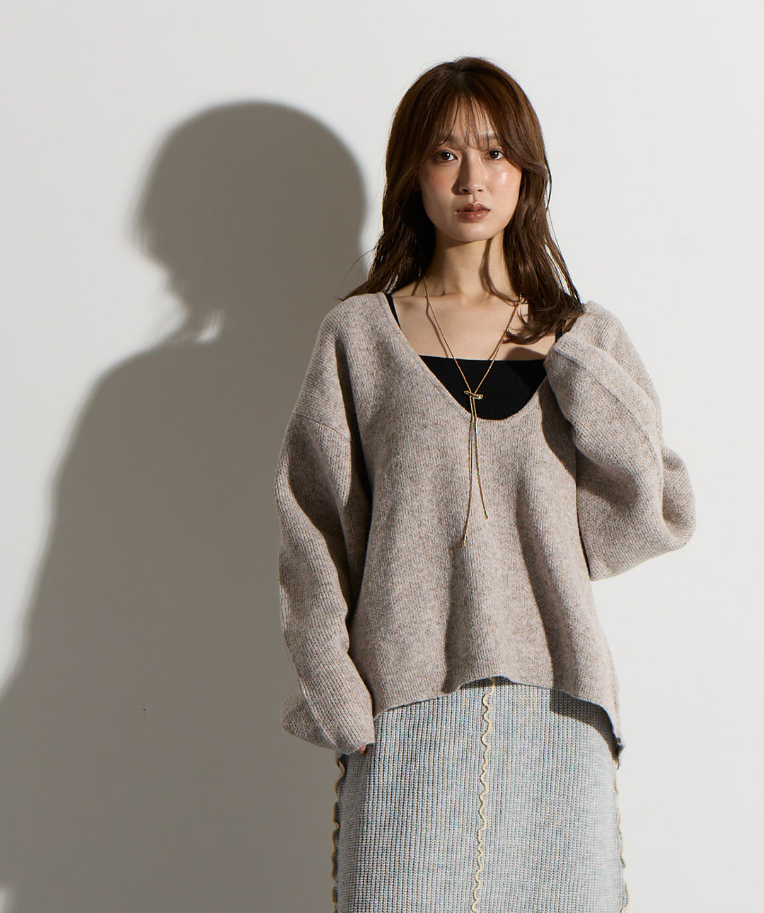 【SET】バックオープンUネックニット＋メロウラインスカー