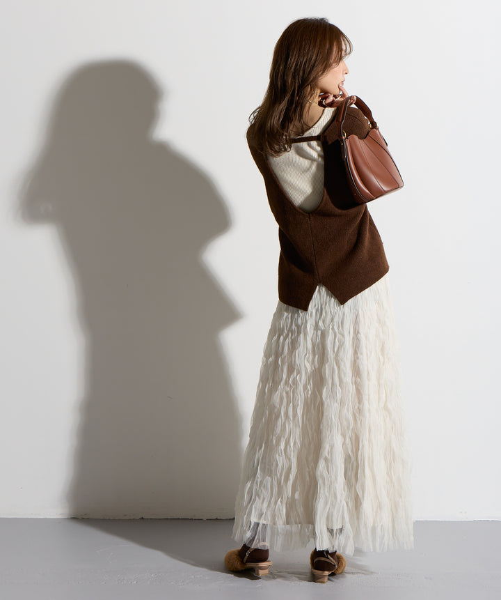 バックオープンUネックニット