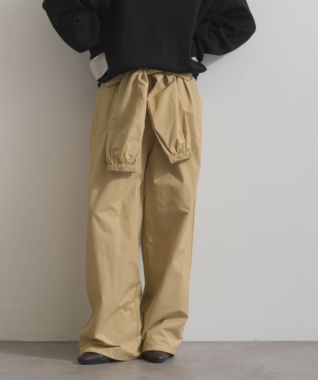 合繊ツイルスタンドウエスト巻きジョガーパンツ