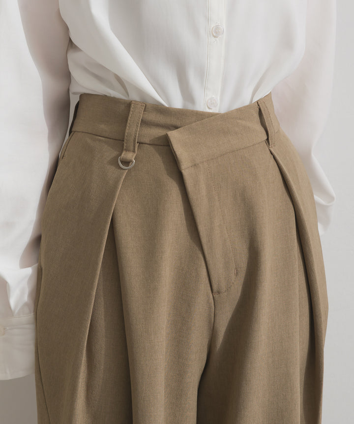 アシンメトリーウエストタックパンツ