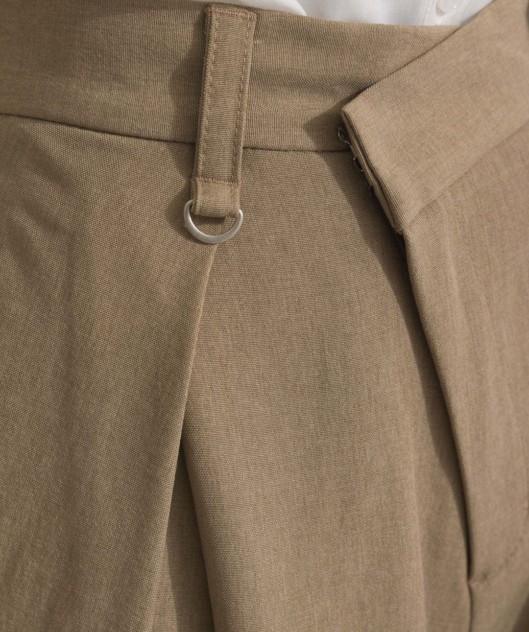 アシンメトリーウエストタックパンツ