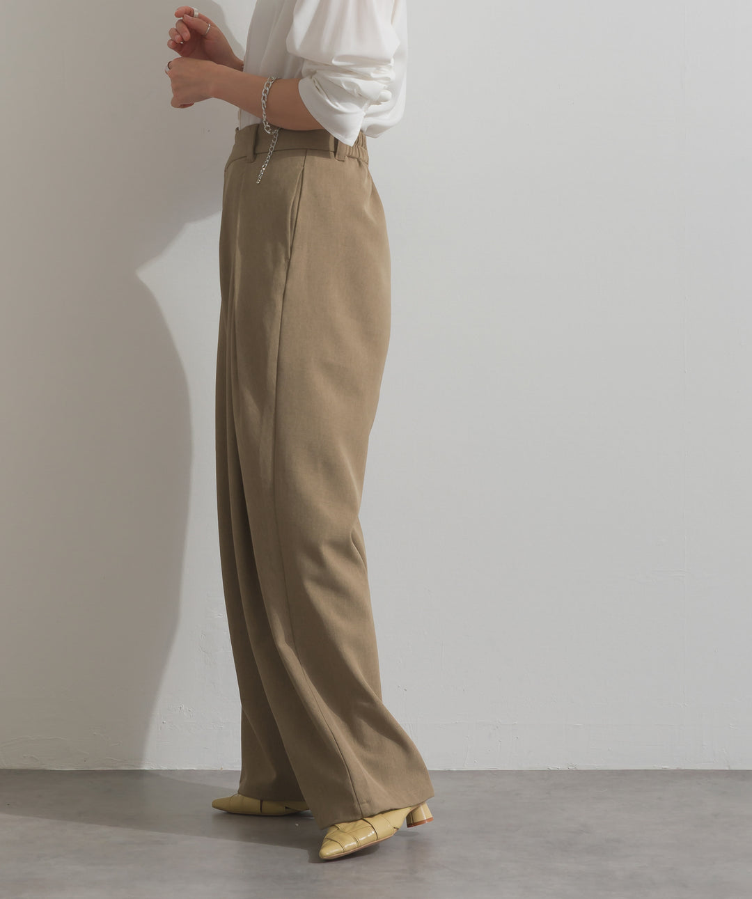 アシンメトリーウエストタックパンツ